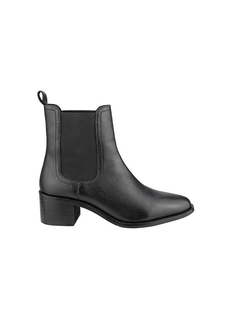 Women's Lillie Plain Toe Chelsea Boots