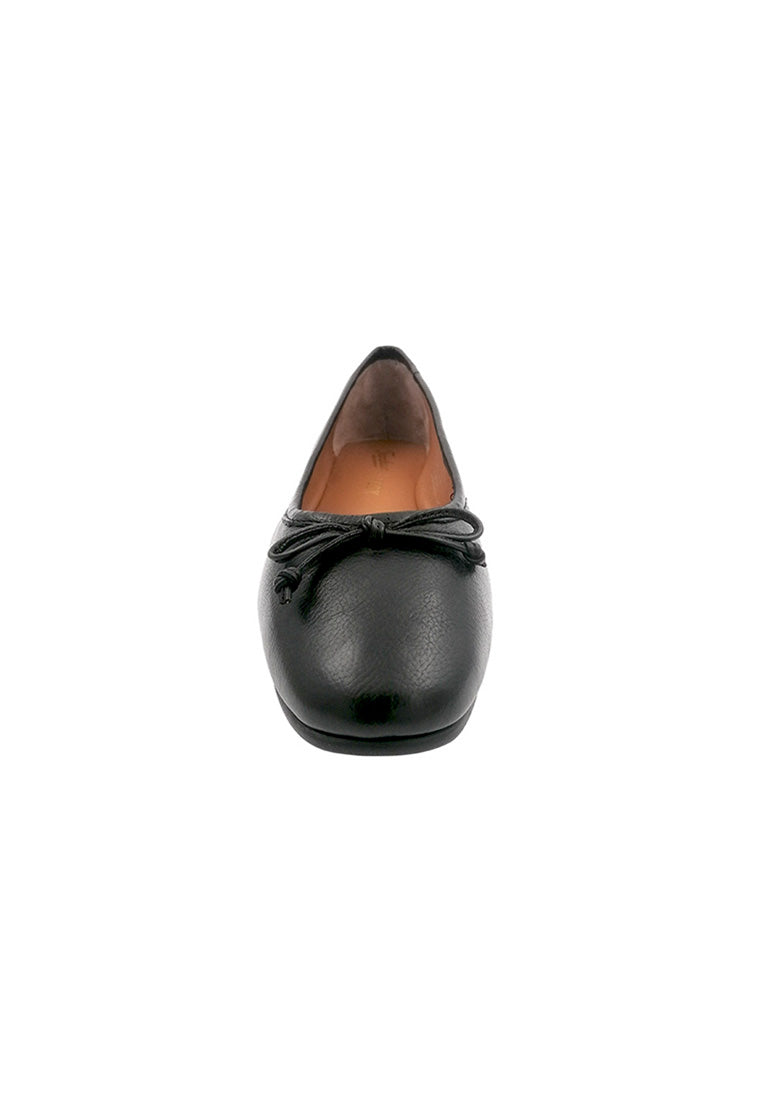 Silvia Round Toe Flat