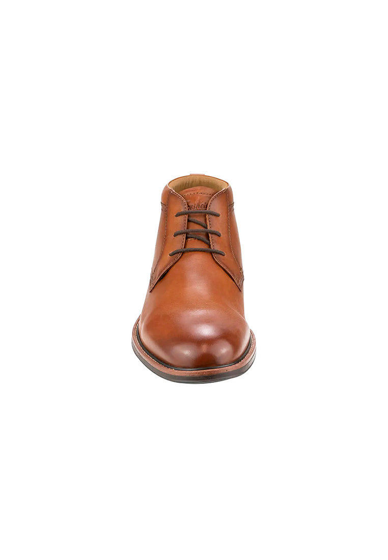 Men's  Traveller Plain Toe Chukka Boot